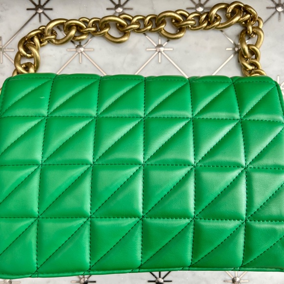 ZARA (SOLD OUT) QUILTED CHAIN BAG - Picture 4 of 12